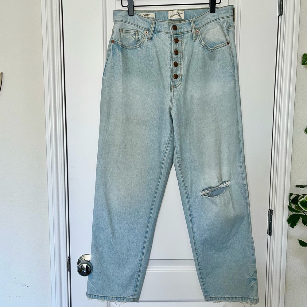 Light Wash Vintage High-Rise Curvy Fit Straight Leg Jean